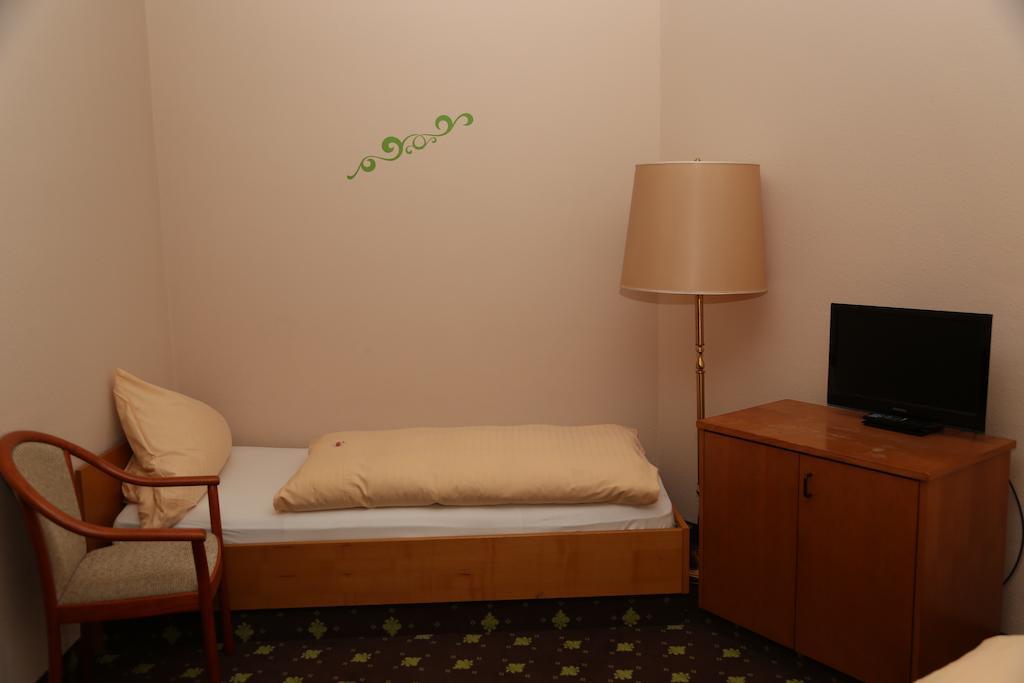 Hotel Taunus Residence Bad Camberg Room photo